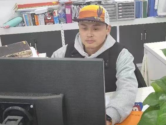 DƬ